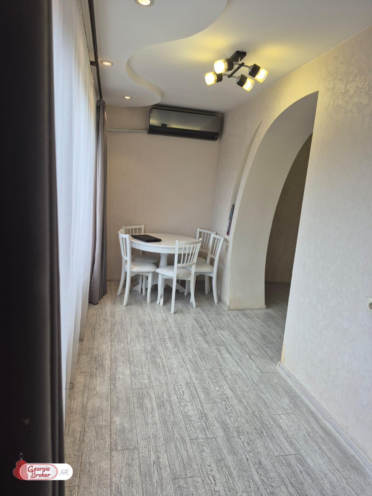 იყიდება ახალი გარემონტებული 3 ოთახიანი ბინა